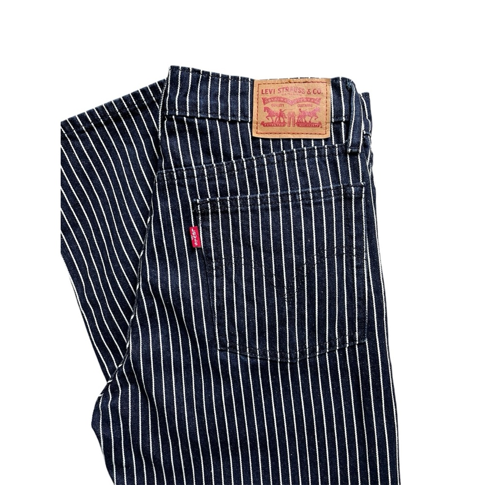 LEVI'S Wedgie Straight Pinstripe Jeans Size 29, but they fit like a size 28